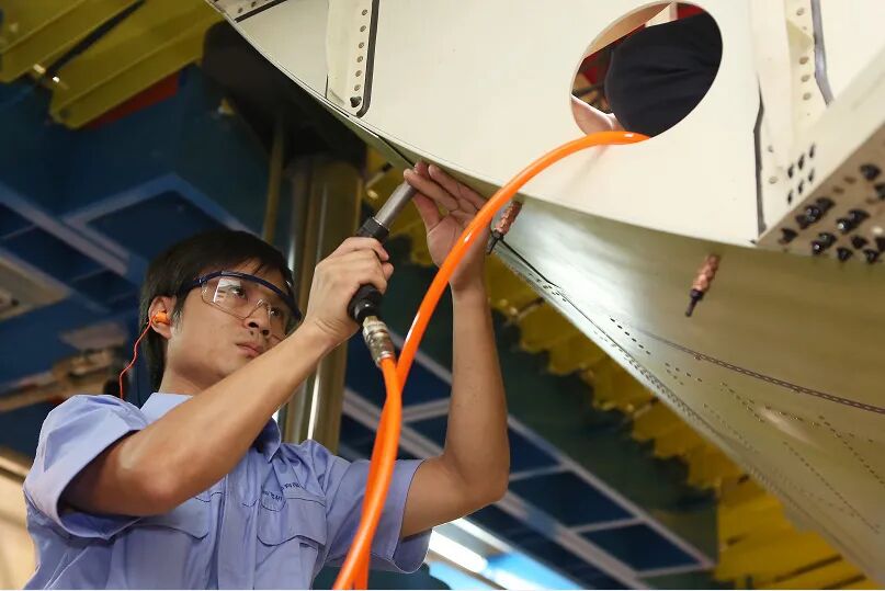 3d激光投影定位系统_复合材料铺层_激光铺层定位_视觉引导装配_光量科技